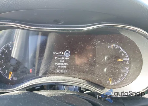 2020 Jeep Grand Cherokee Limited X 4X2 z USA, uszkodzony, nr VIN 1C4RJEBG5LC405754